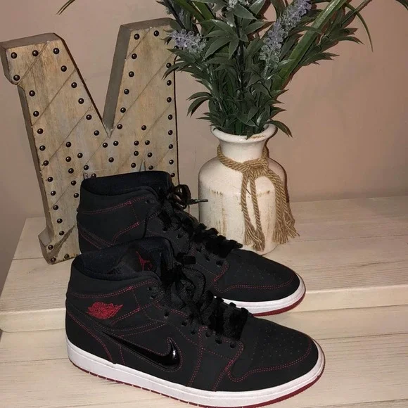 Nike Air Jordan Mens Black Retro 1 Mid Come Fly With Me Sz 11.5 EUC - Picture 2 of 6